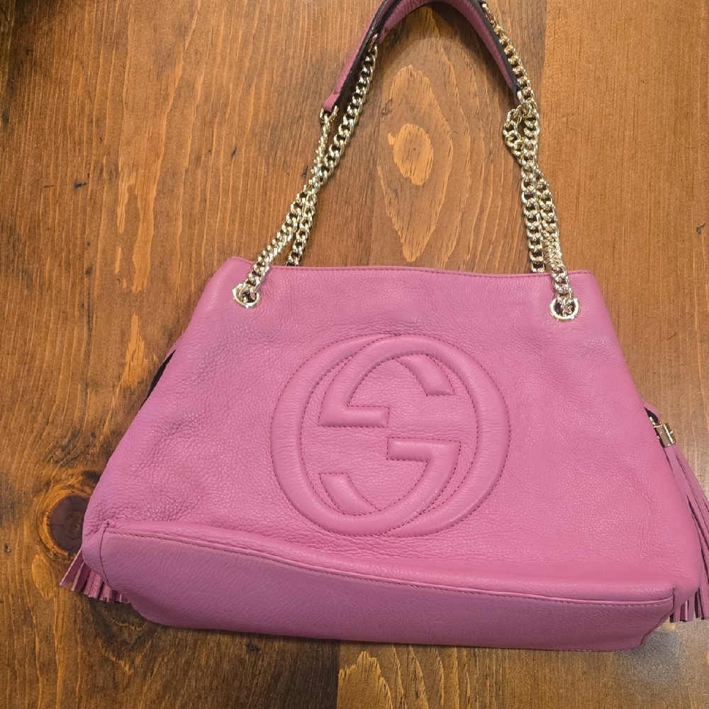 Gucci Fuchsia Leather Shoulder Bag with Gold Chain